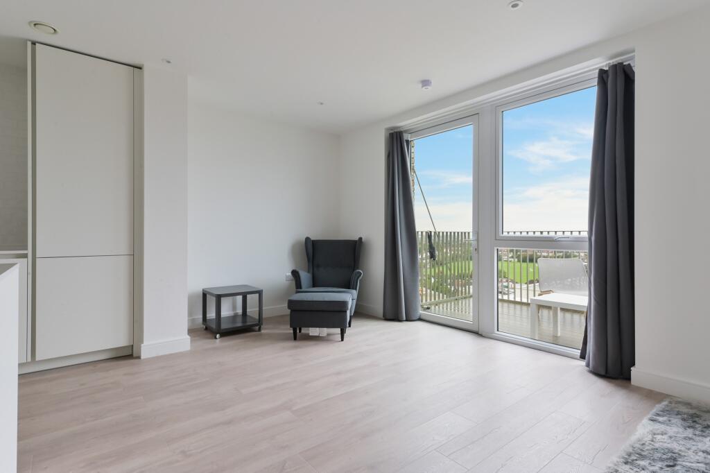 3 bed Apartment for rent in Wembley. From JOHNS&CO - West Hampstead