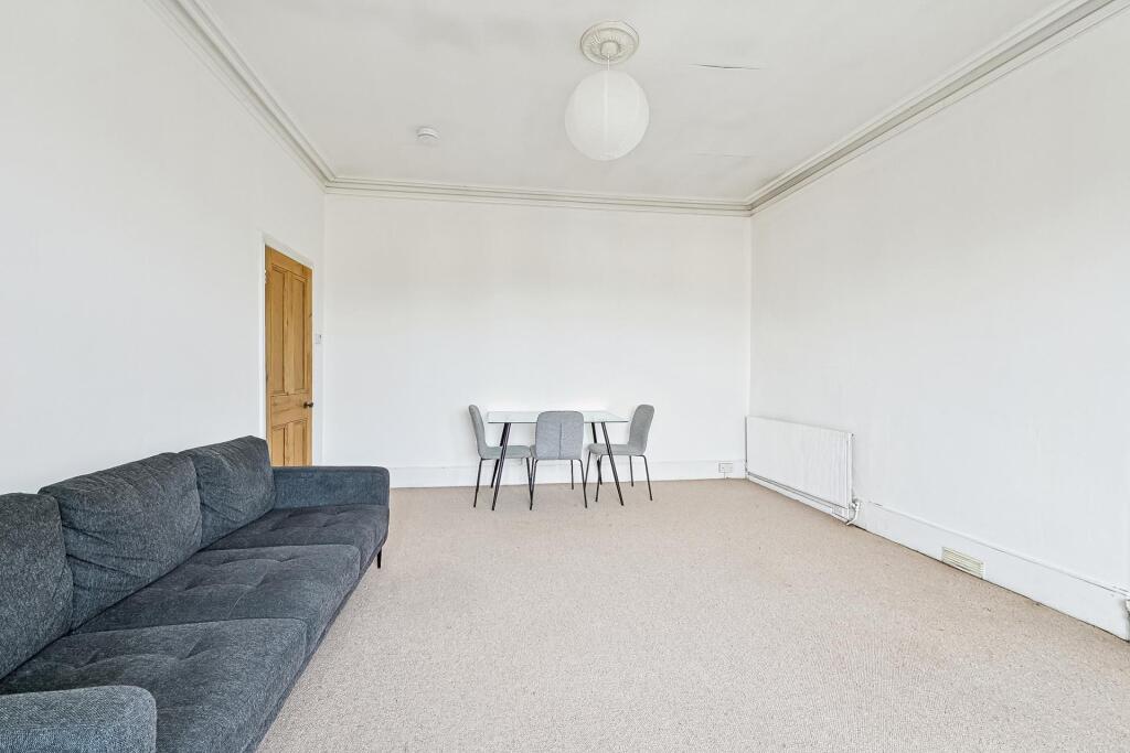 4 bed 1st Floor Flat for rent in London. From JOHNS&CO - West Hampstead
