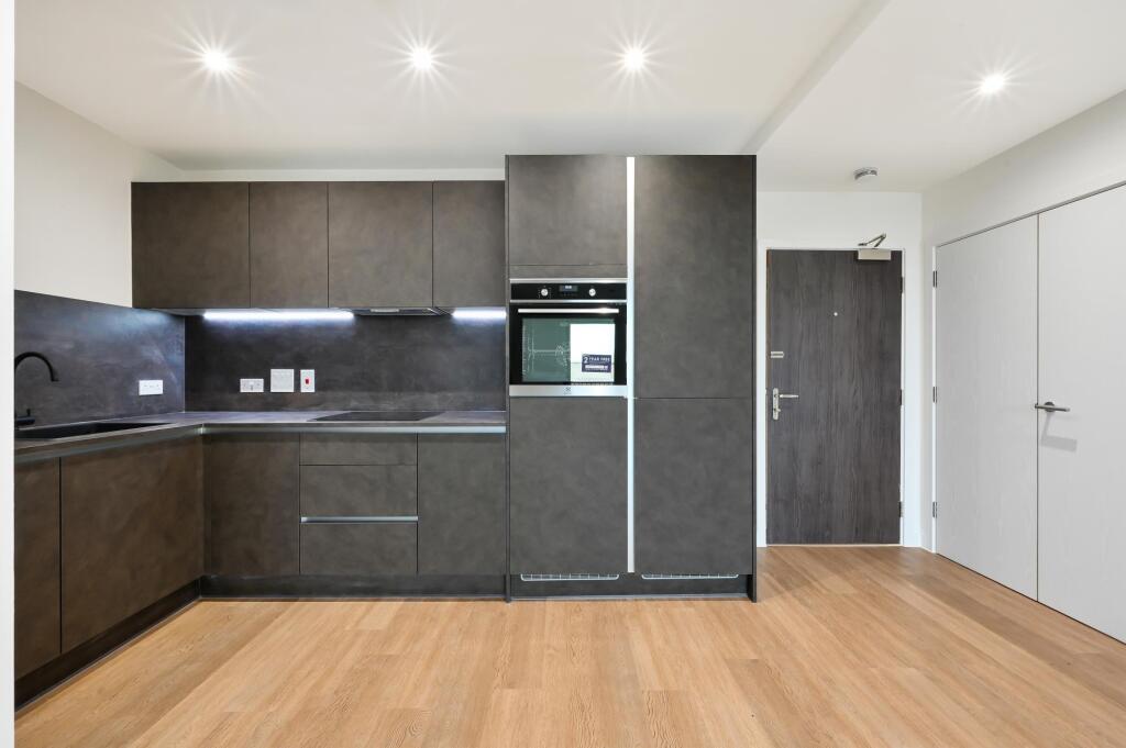 1 bed 1st Floor Flat for rent in London. From JOHNS&CO - West Hampstead