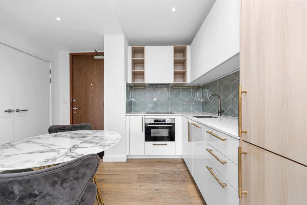 2 bed 1st Floor Flat for rent in Hornsey. From JOHNS&CO - West Hampstead 2 bed 1st Floor Flat for rent in Hornsey. From JOHNS&CO - West Hampstead