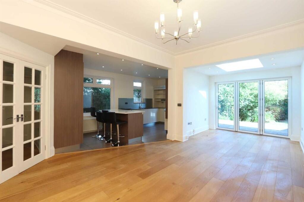 4 bed Not Specified for rent in Worcester Park. From Kaybridge Residential - Stoneleigh