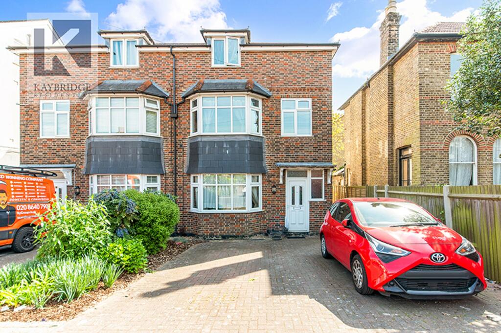 2 bed 1st Floor Flat for rent in Wallington. From Kaybridge Residential - Stoneleigh
