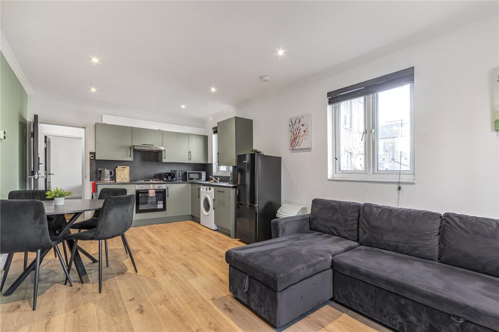 1 bed 1st Floor Flat for rent in London. From Keatons - Deptford