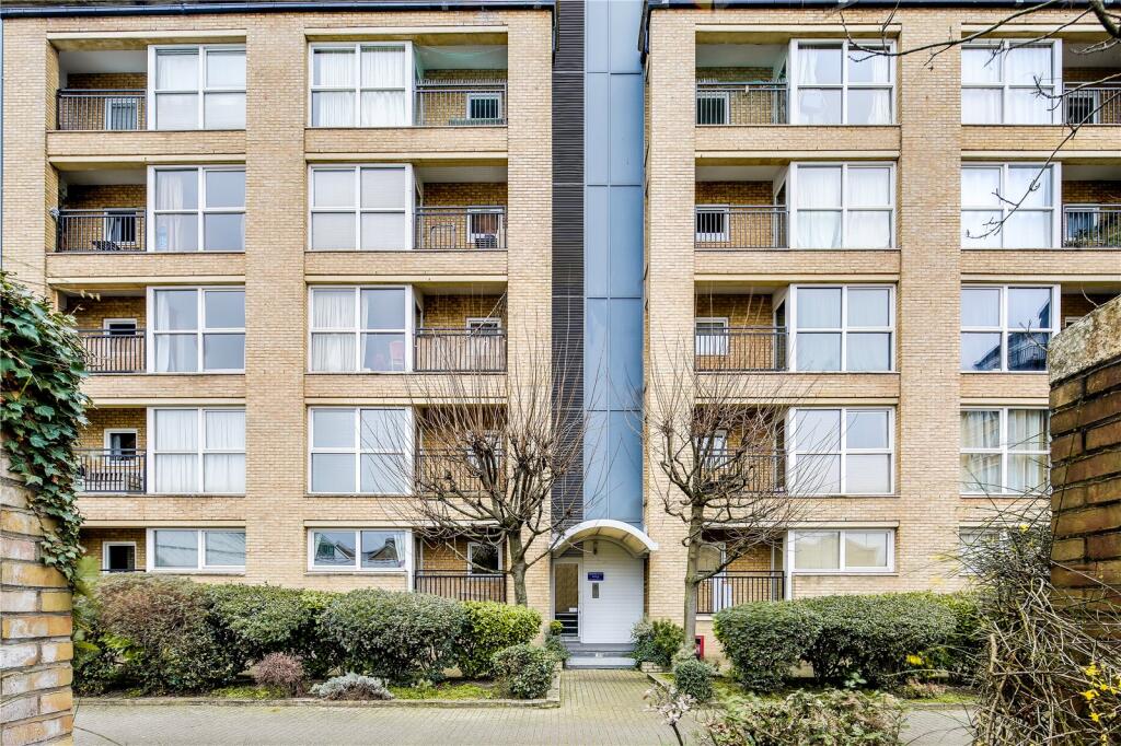 2 bed 1st Floor Flat for rent in London. From Keatons - Deptford