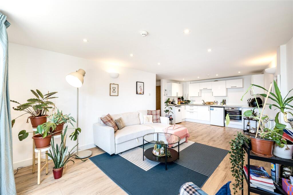 1 bed 1st Floor Flat for rent in London. From Keatons - Deptford