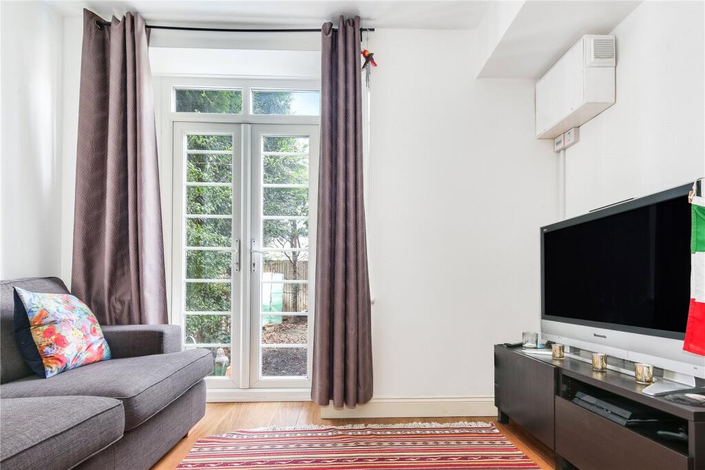 2 bed 1st Floor Flat for rent in London. From Keatons - Deptford