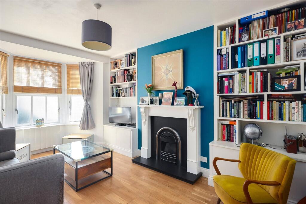 2 bed 1st Floor Flat for rent in Bethnal Green. From Keatons - Shoreditch