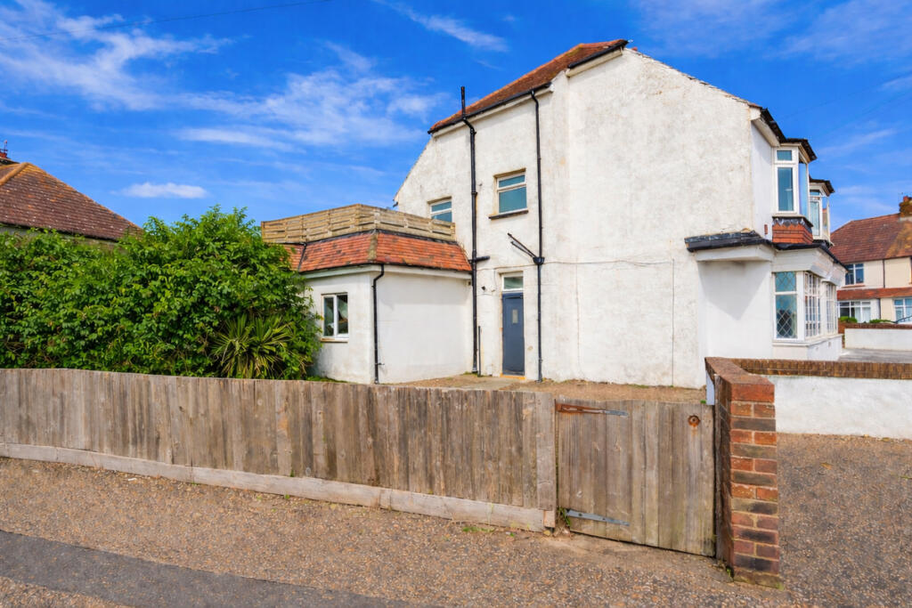 3 bed Annexe for rent in Southwick. From Keller Williams Advantage - Covering Kent and South East London