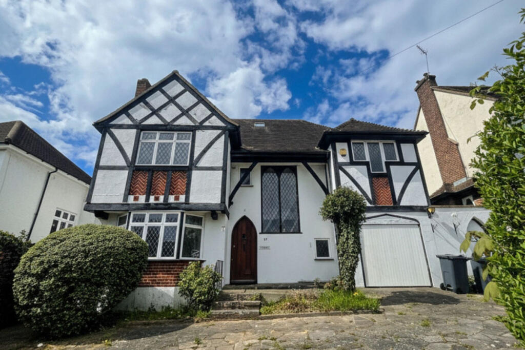 6 bed Detached for rent in Purley. From Keller Williams Advantage - Covering Kent and South East London