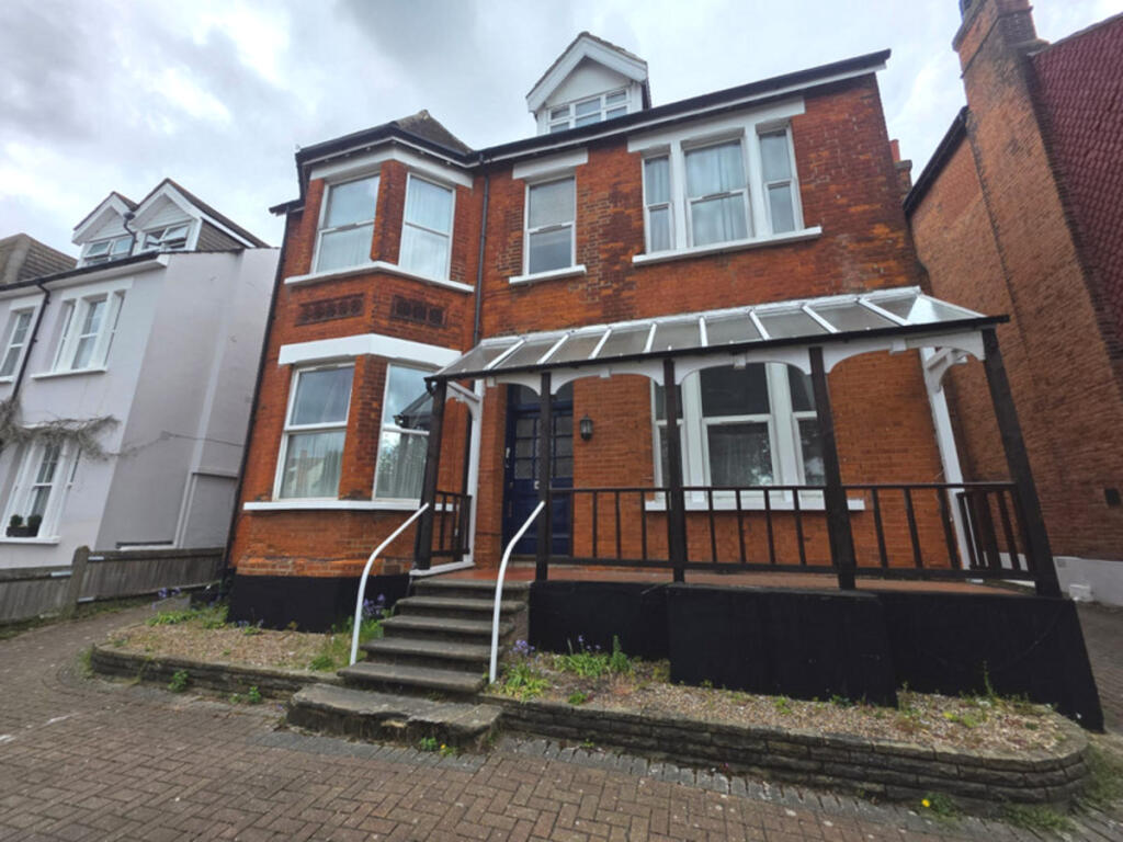 1 bed 1st Floor Flat for rent in Keston Mark. From Keller Williams Advantage - Covering Kent and South East London