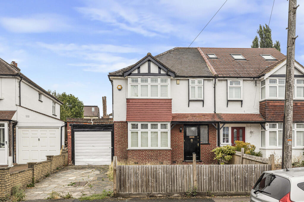4 bed Semi Detached for rent in Purley. From Keller Williams Advantage - Covering Kent and South East London 4 bed Semi Detached for rent in Purley. From Keller Williams Advantage - Covering Kent and South East London