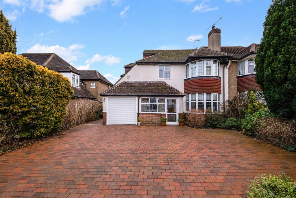 5 bed Semi-Detached House for rent in Burgh Heath. From Kennedys - Tadworth