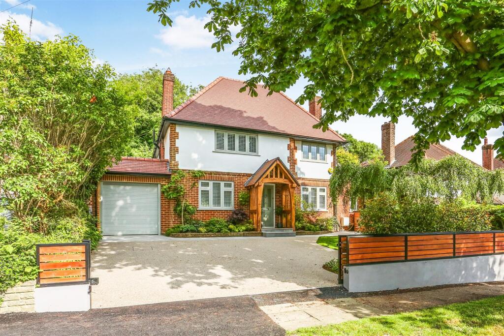 5 bed Detached for rent in Banstead. From Kennedys - Tadworth- Sales