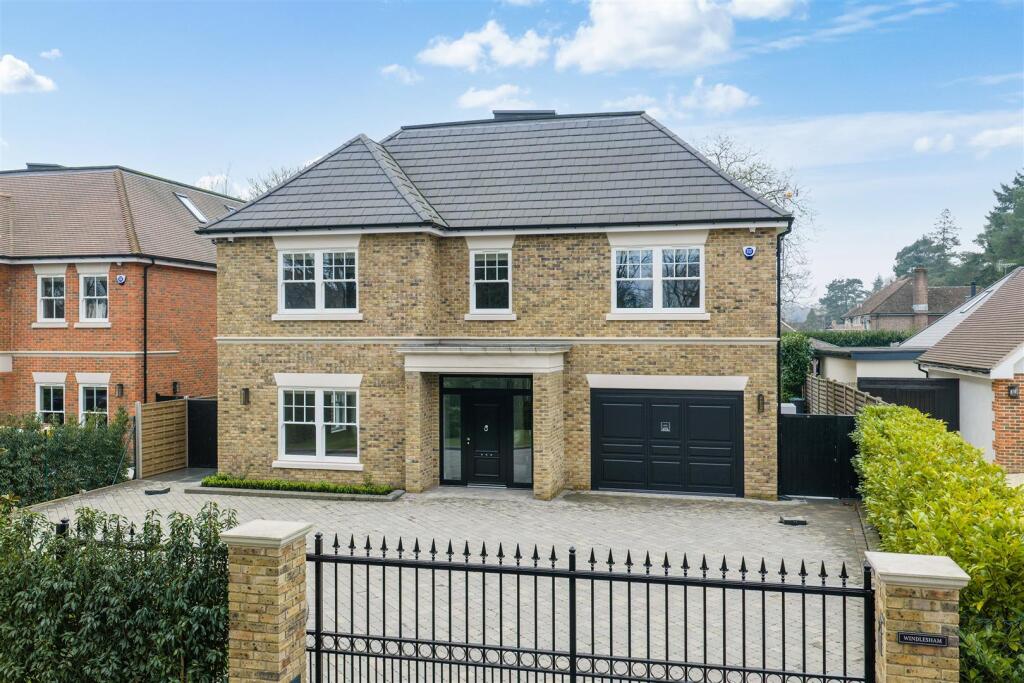 5 bed Detached for rent in Burgh Heath. From Kennedys - Tadworth- Sales 5 bed Detached for rent in Burgh Heath. From Kennedys - Tadworth- Sales