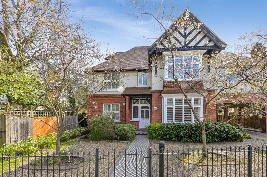 2 bed 1st Floor Flat for rent in Walton on the Hill. From Kennedys - Tadworth- Sales 2 bed 1st Floor Flat for rent in Walton on the Hill. From Kennedys - Tadworth- Sales
