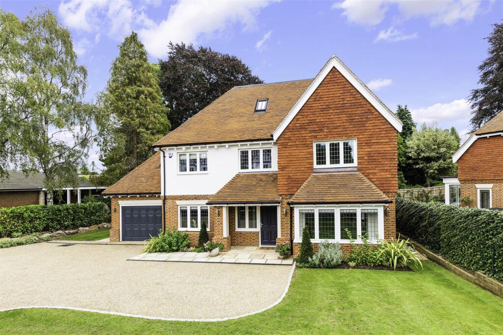 5 bed Detached for rent in Walton on the Hill. From Kennedys - Tadworth- Sales 5 bed Detached for rent in Walton on the Hill. From Kennedys - Tadworth- Sales
