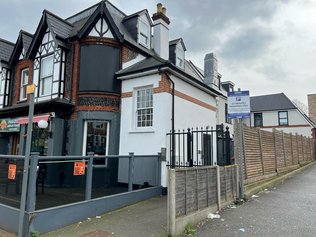 0 bed Studio for rent in Wallington. From Kenyons Estate Agents - Carshalton