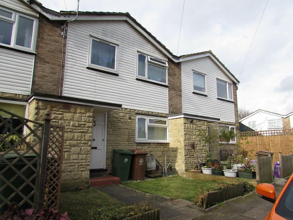 3 bed Mid Terraced House for rent in Carshalton. From Kenyons Estate Agents - Carshalton