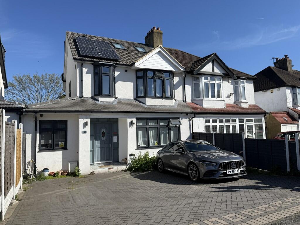 4 bed Studio for rent in Wallington. From Kenyons Estate Agents - Carshalton 4 bed Studio for rent in Wallington. From Kenyons Estate Agents - Carshalton