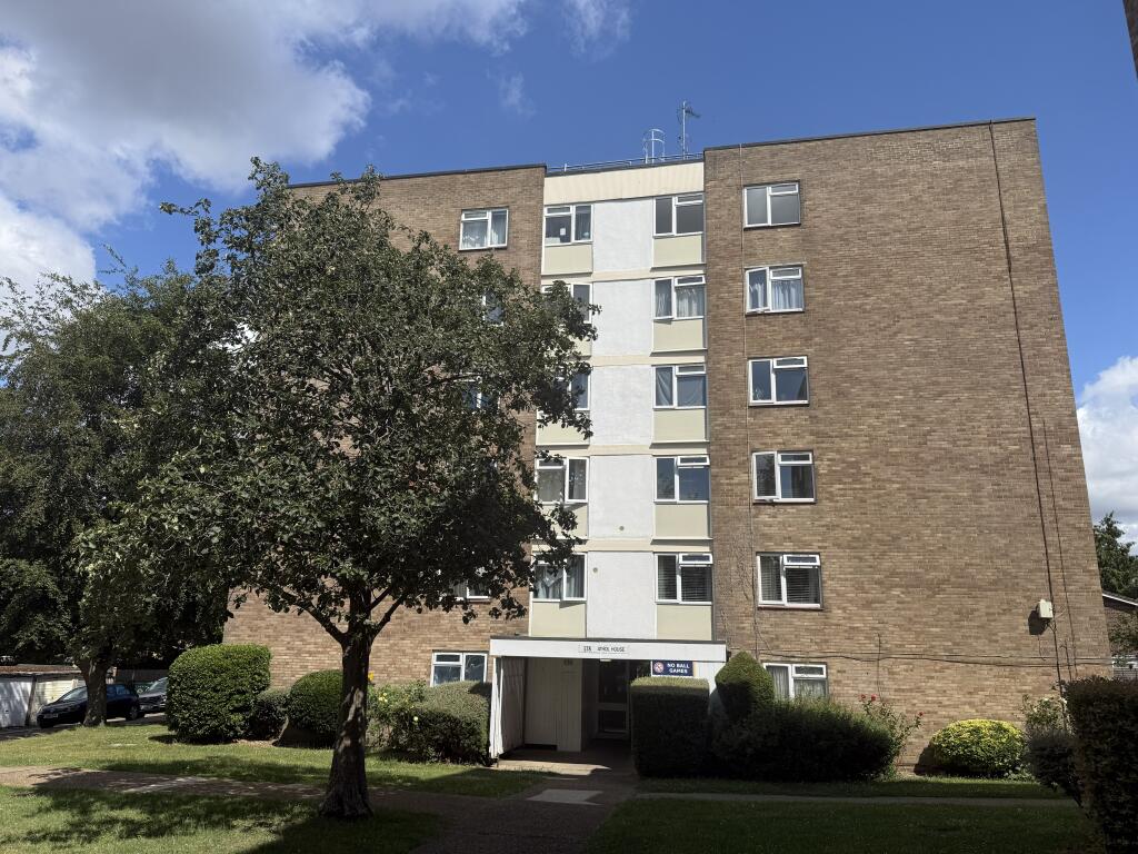 2 bed 1st Floor Flat for rent in Wallington. From Kenyons Estate Agents - Carshalton