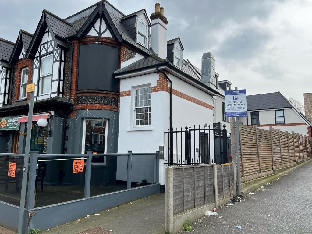3 bed HMO for rent in Wallington. From Kenyons Estate Agents - Carshalton 3 bed HMO for rent in Wallington. From Kenyons Estate Agents - Carshalton