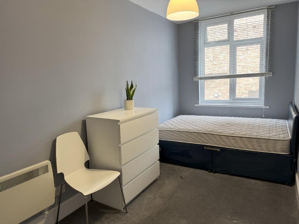1 bed HMO for rent in London. From Kenyons Estate Agents - Carshalton
