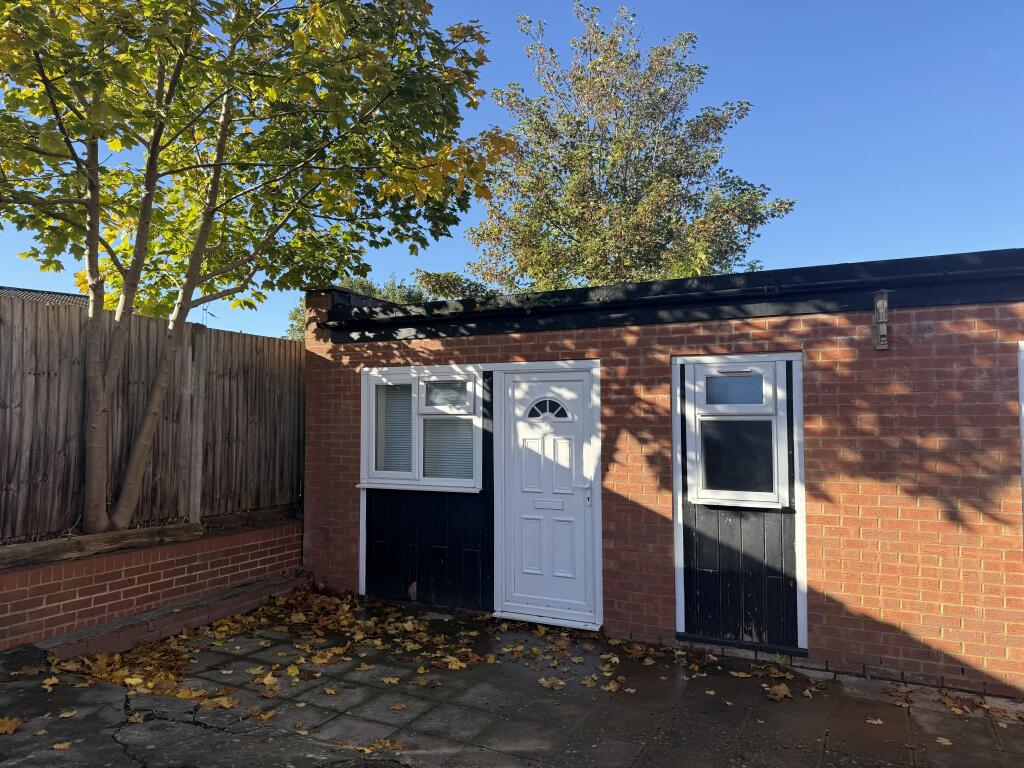 0 bed Studio for rent in Wallington. From Kenyons Estate Agents - Carshalton