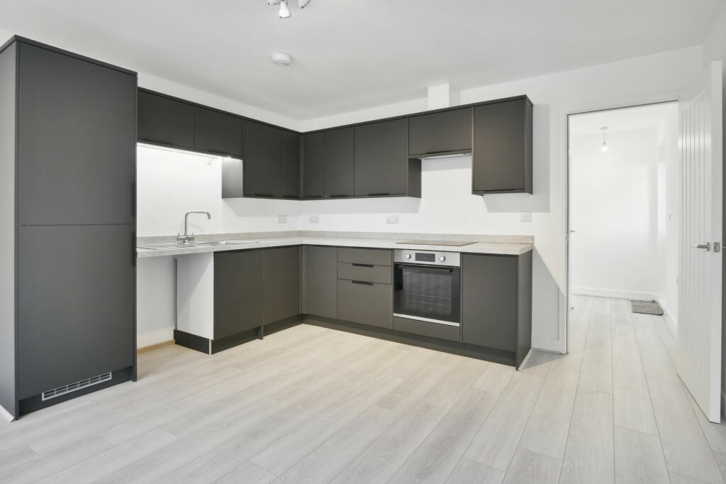 2 bed Apartment for rent in Catford. From Key Property Consultants Ltd