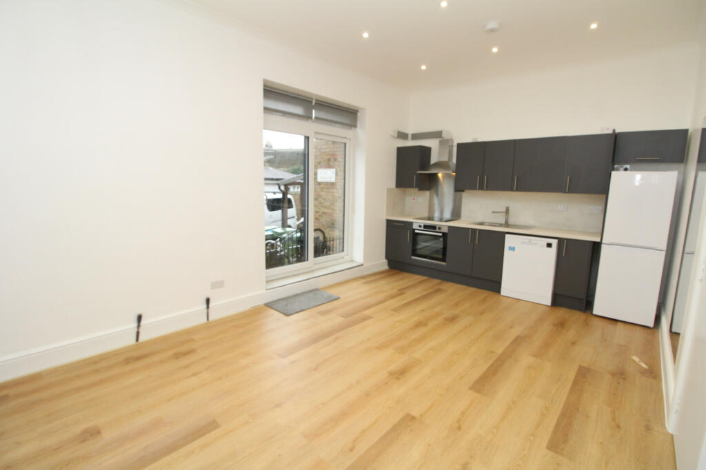 2 bed Apartment for rent in Deptford. From Key Property Consultants Ltd