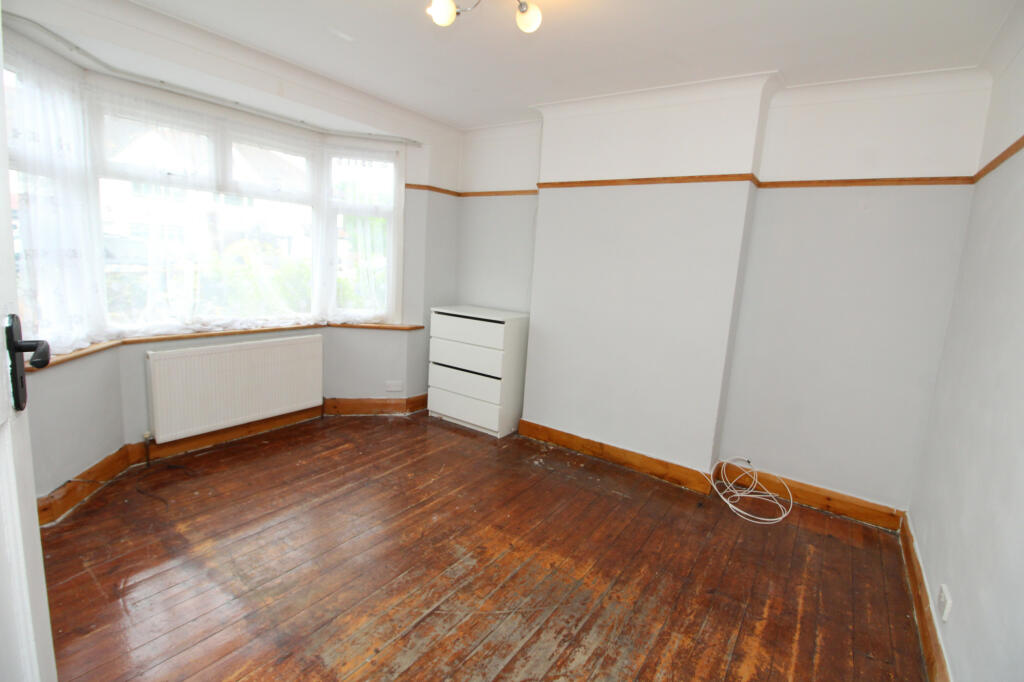 3 bed Mid Terraced House for rent in Beckenham. From Key Property Consultants Ltd