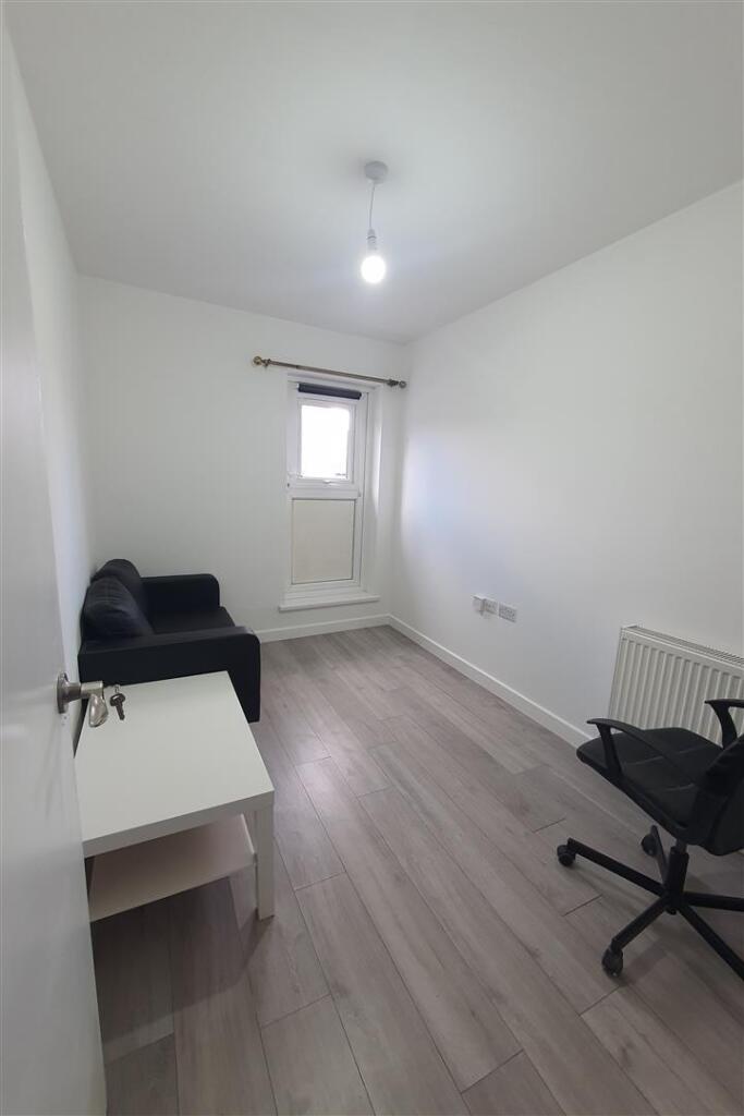 2 bed Apartment for rent in London. From Kilmers - Western Gateway 2 bed Apartment for rent in London. From Kilmers - Western Gateway