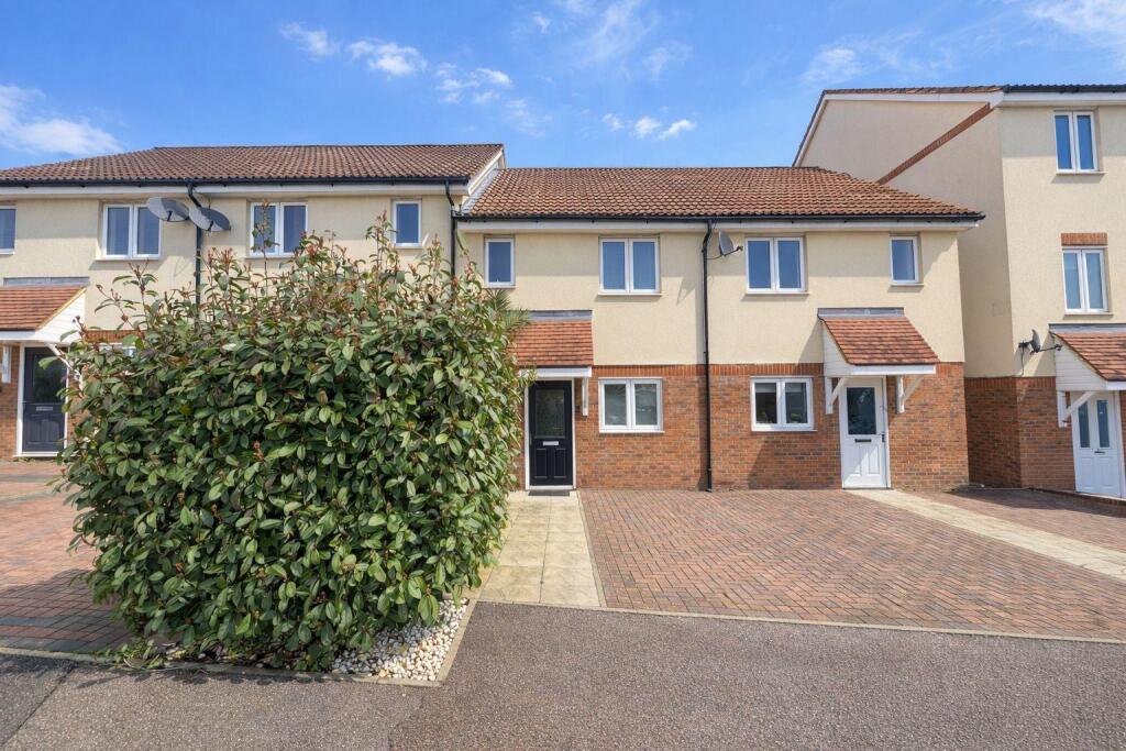 3 bed Mid Terraced House for rent in Wormley West End. From Kings Group - Cheshunt