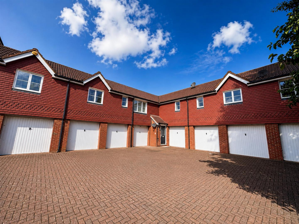 1 bed Annexe for rent in Wormley West End. From Kings Group - Cheshunt