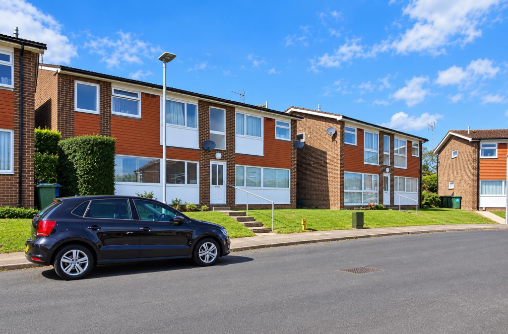 1 bed 1st Floor Flat for rent in Wormley West End. From Kings Group - Cheshunt