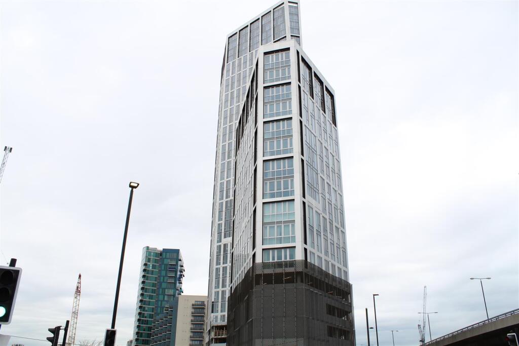1 bed 1st Floor Flat for rent in London. From Kings Group - Hackney