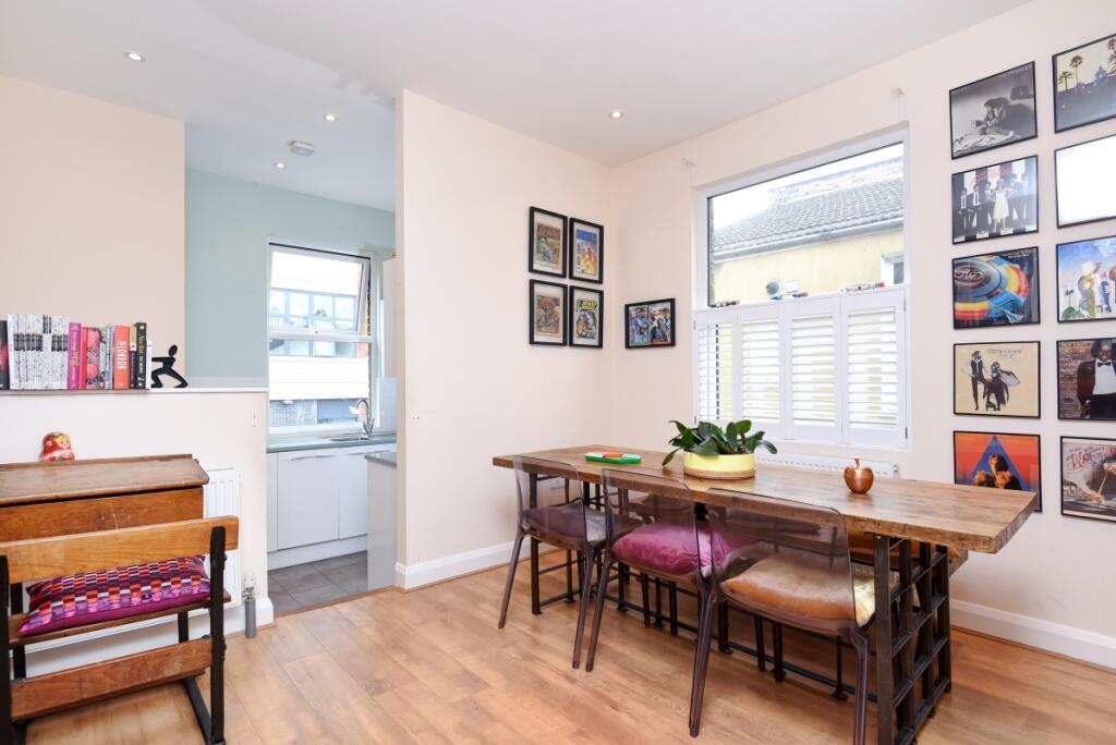 3 bed Apartment for rent in Acton. From Kinleigh Folkard & Hayward - Acton