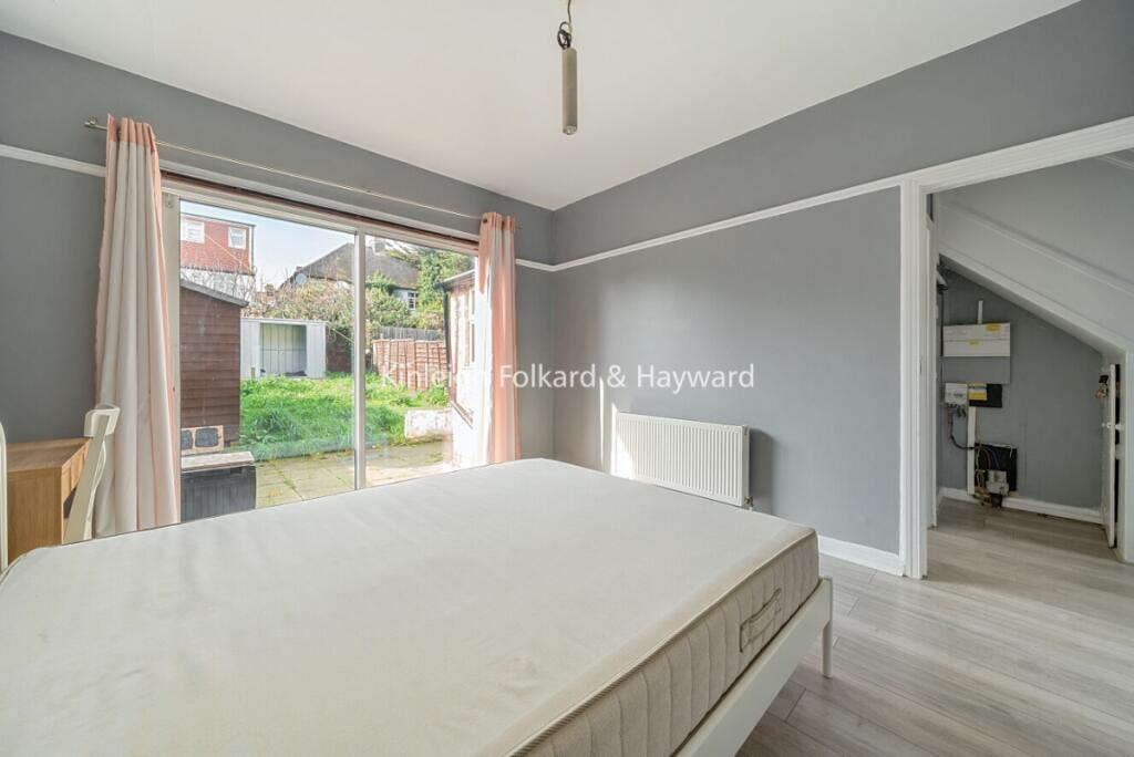 4 bed Detached for rent in London. From Kinleigh Folkard & Hayward - Sales - Acton