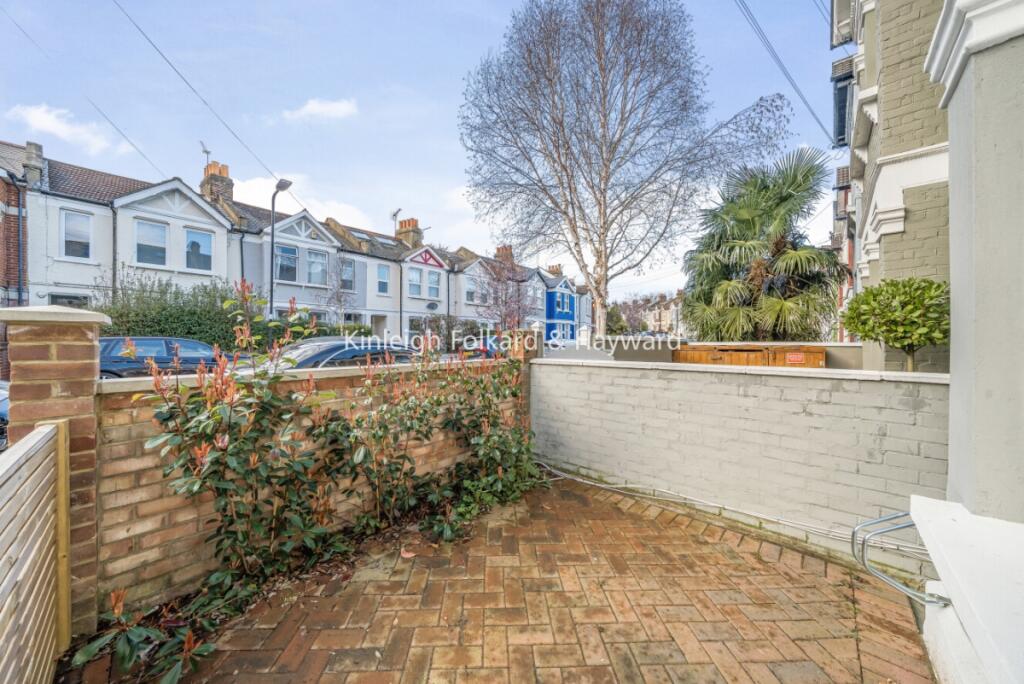1 bed 1st Floor Flat for rent in London. From Kinleigh Folkard & Hayward - Sales - Acton