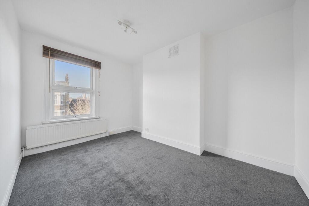 3 bed 1st Floor Flat for rent in London. From Kinleigh Folkard & Hayward - Sales - Acton