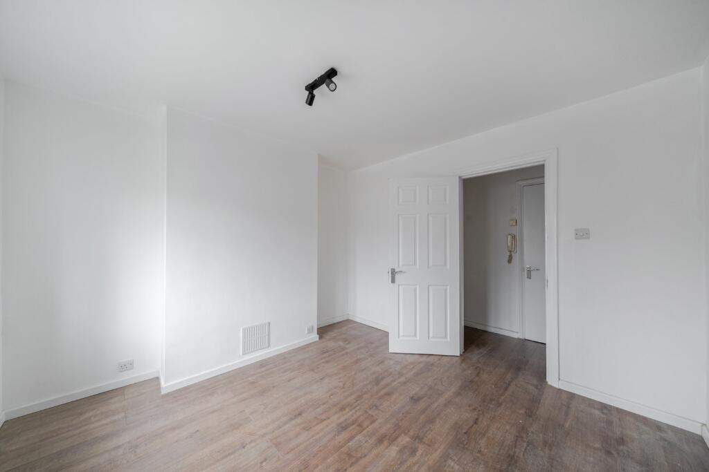 2 bed 1st Floor Flat for rent in Acton. From Kinleigh Folkard & Hayward - Sales - Acton