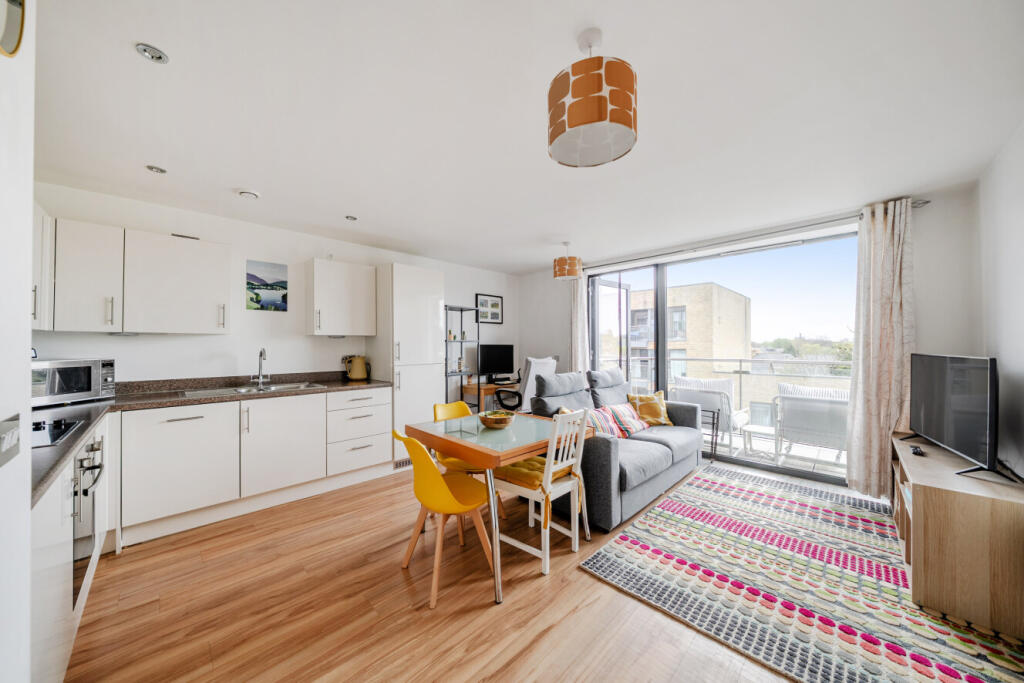 1 bed 1st Floor Flat for rent in Greenford. From Kinleigh Folkard & Hayward - Sales - Acton