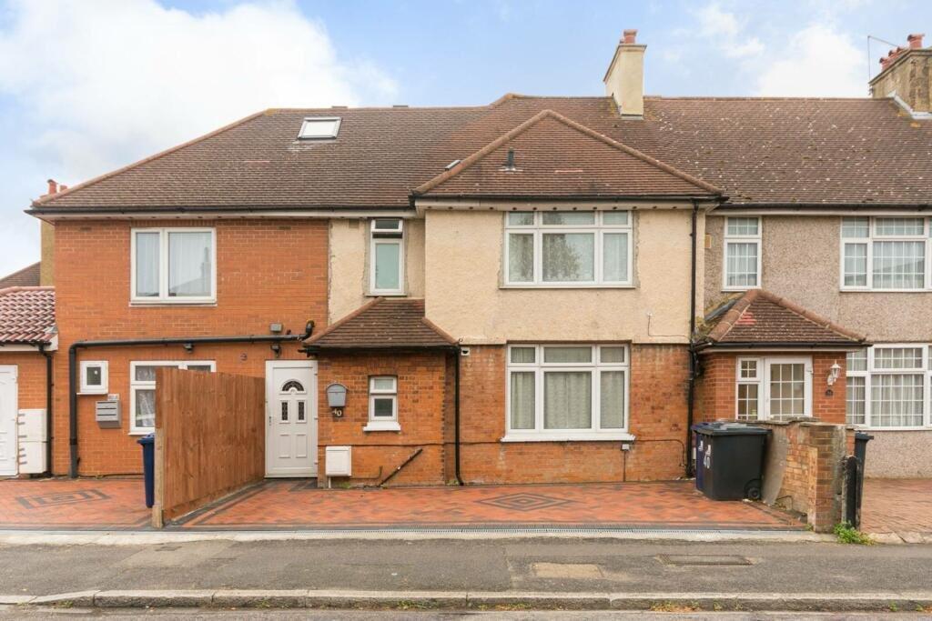 5 bed Mid Terraced House for rent in London. From Kinleigh Folkard & Hayward - Sales - Acton