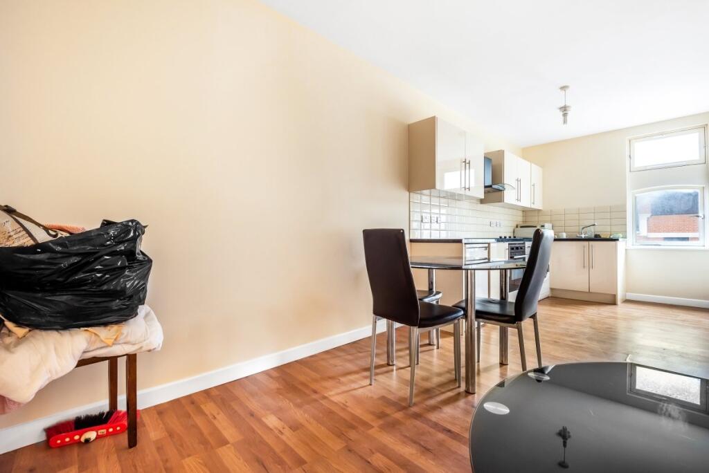 2 bed 1st Floor Flat for rent in Acton. From Kinleigh Folkard & Hayward - Sales - Acton