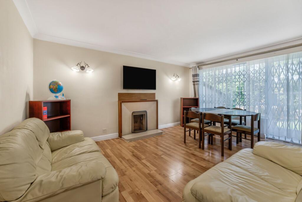 2 bed Detached for rent in London. From Kinleigh Folkard & Hayward - Sales - Acton