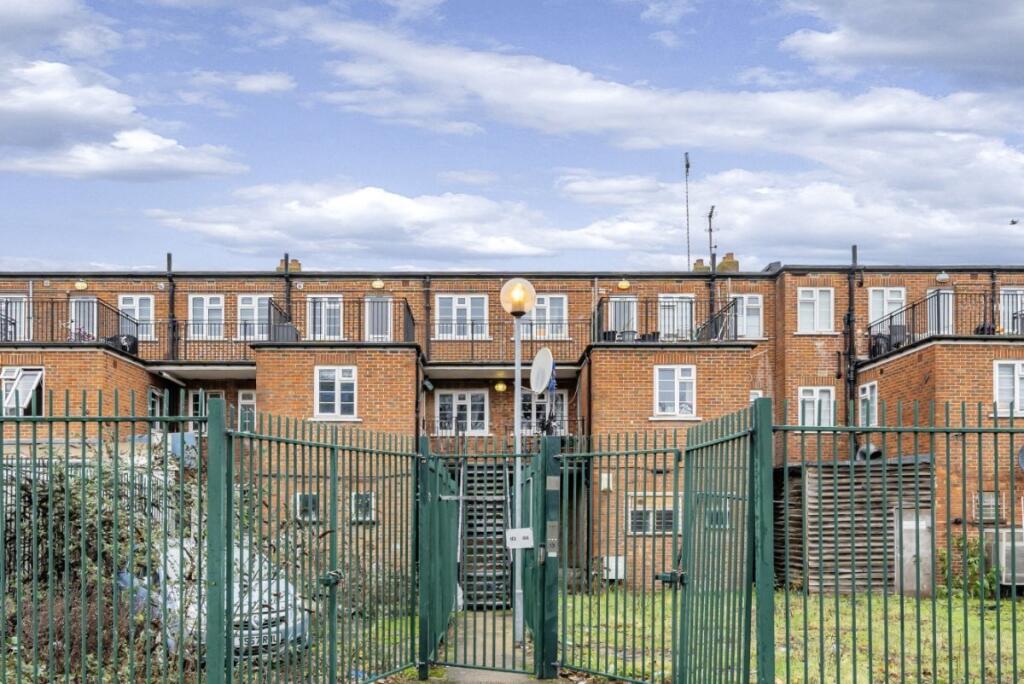 2 bed 1st Floor Flat for rent in Southall. From Kinleigh Folkard & Hayward - Sales - Acton
