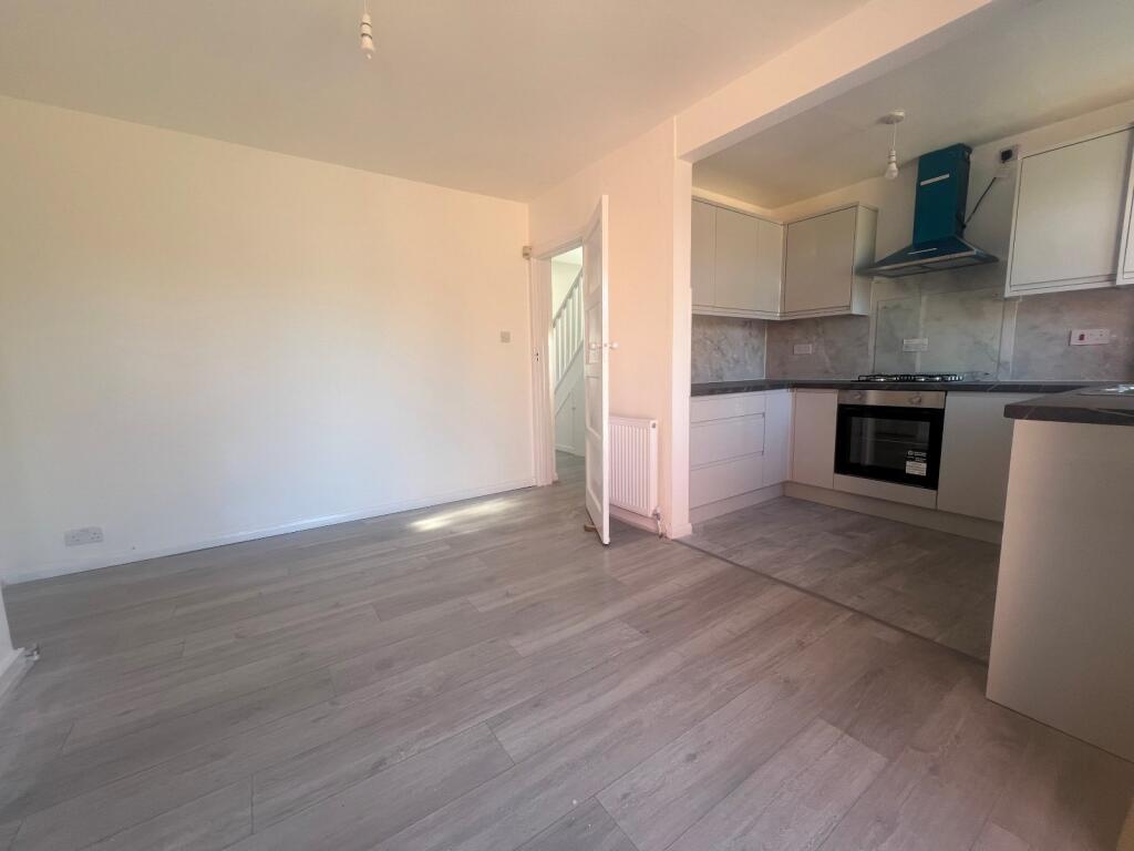 3 bed Detached for rent in Uxbridge. From Kinleigh Folkard & Hayward - Sales - Acton