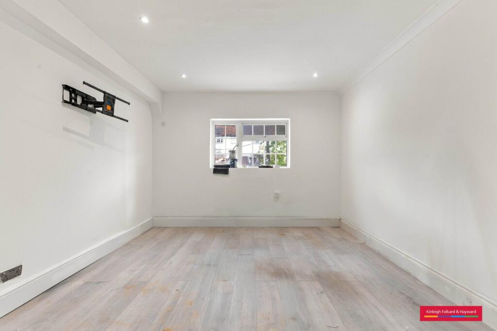 3 bed 1st Floor Flat for rent in London. From Kinleigh Folkard & Hayward - Sales - Acton