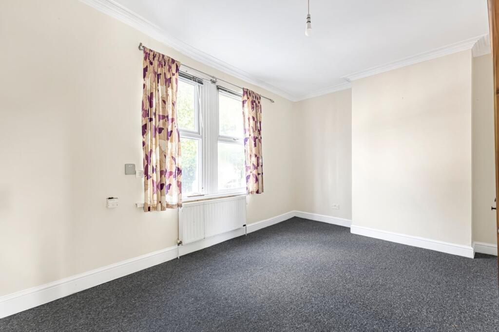 2 bed 1st Floor Flat for rent in London. From Kinleigh Folkard & Hayward - Sales - Acton