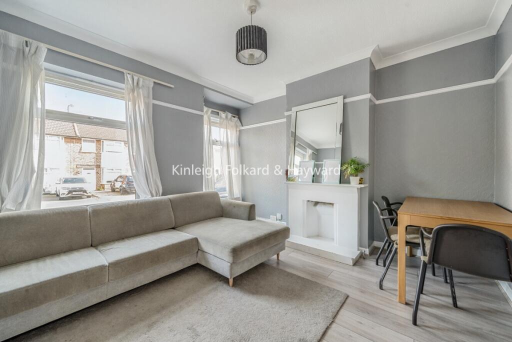 4 bed Detached for rent in London. From Kinleigh Folkard & Hayward - Sales - Acton