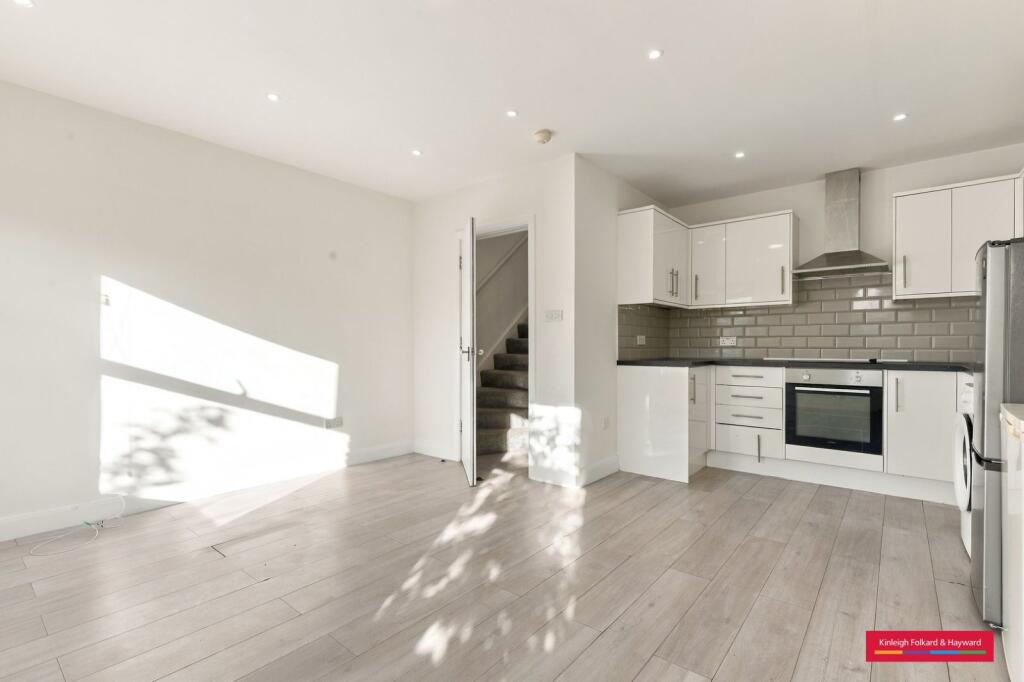 3 bed 1st Floor Flat for rent in Greenford. From Kinleigh Folkard & Hayward - Sales - Acton